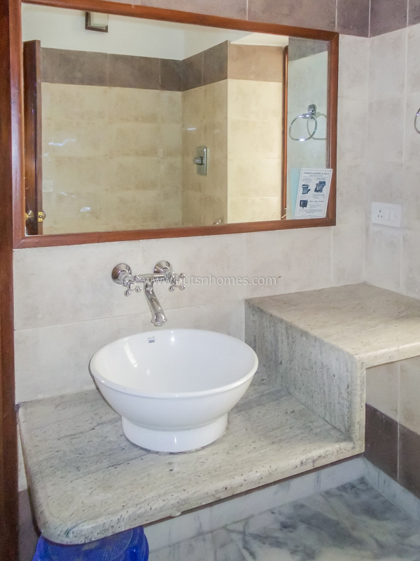 4 BHK Flat For Rent in Chanakyapuri