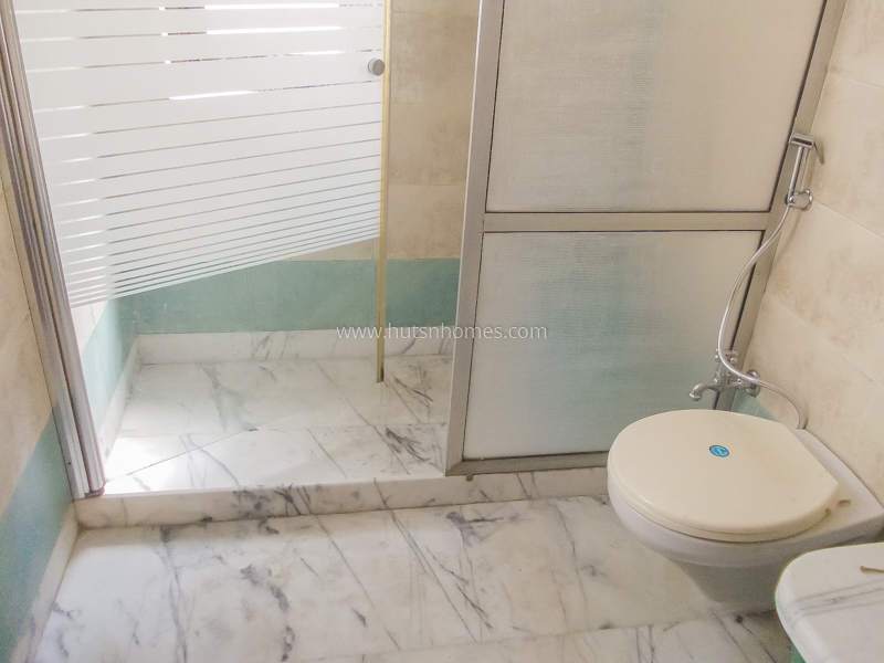 4 BHK Flat For Rent in Chanakyapuri