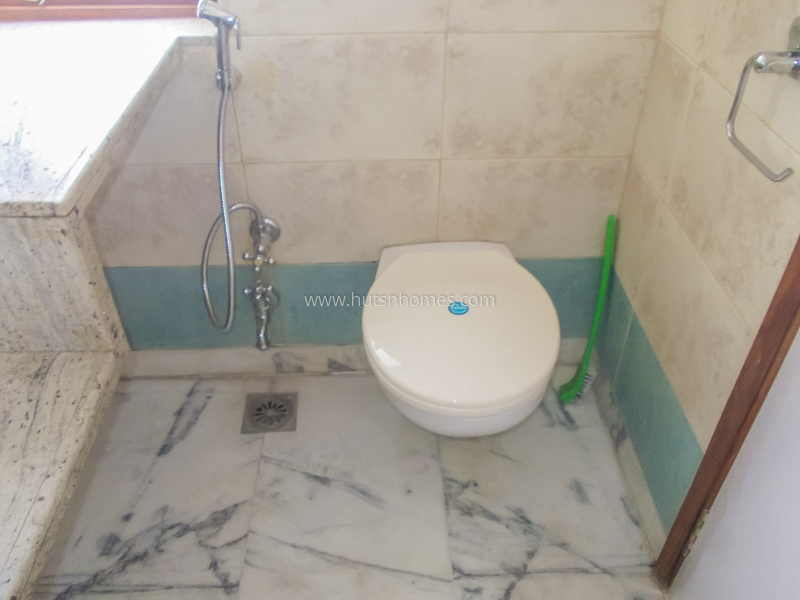 4 BHK Flat For Rent in Chanakyapuri