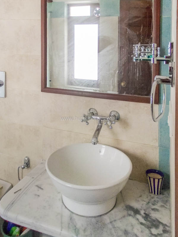 4 BHK Flat For Rent in Chanakyapuri