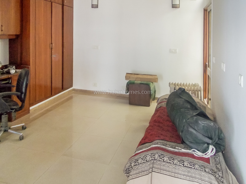 4 BHK Flat For Rent in Chanakyapuri