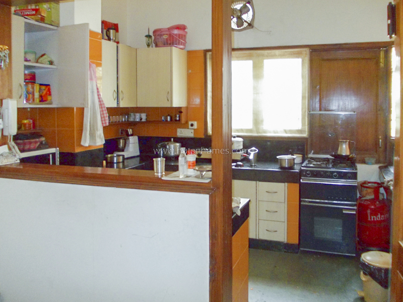 2 BHK Flat For Rent in Nizamuddin East