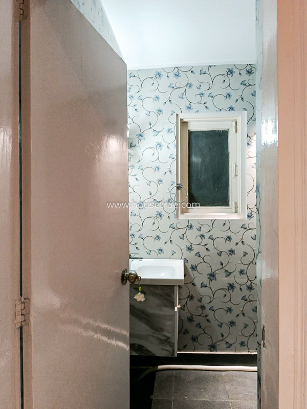 2 BHK Flat For Rent in Vasant Vihar