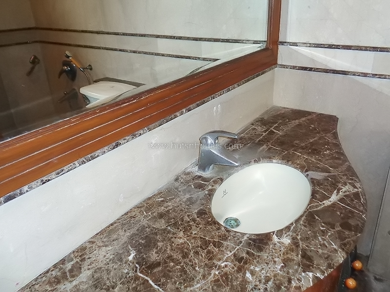 4 BHK Flat For Rent in Vasant Vihar