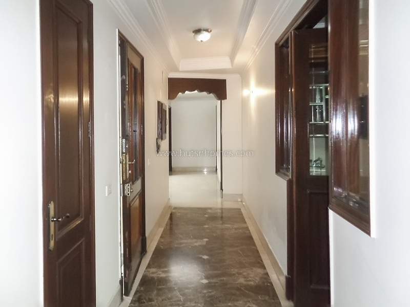 4 BHK Flat For Rent in Vasant Vihar