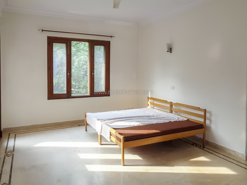 4 BHK Flat For Rent in Vasant Vihar