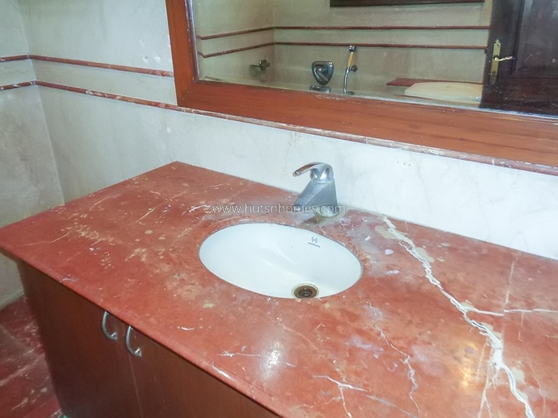 4 BHK Flat For Rent in Vasant Vihar