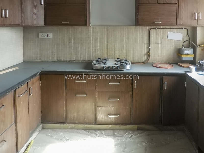  BHK Flat For Rent in Jangpura Extension