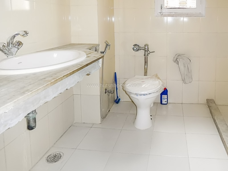 3 BHK Flat For Rent in Defence Colony