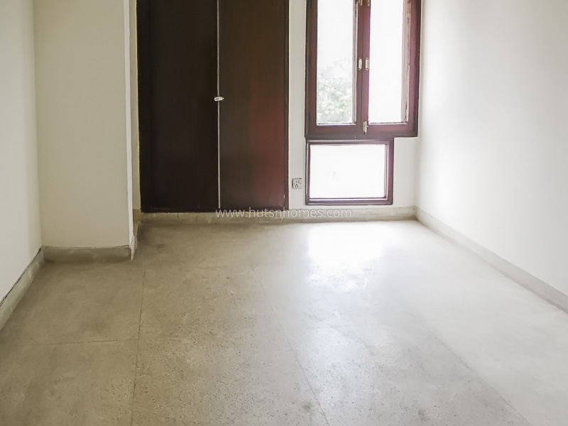 3 BHK Flat For Rent in Defence Colony