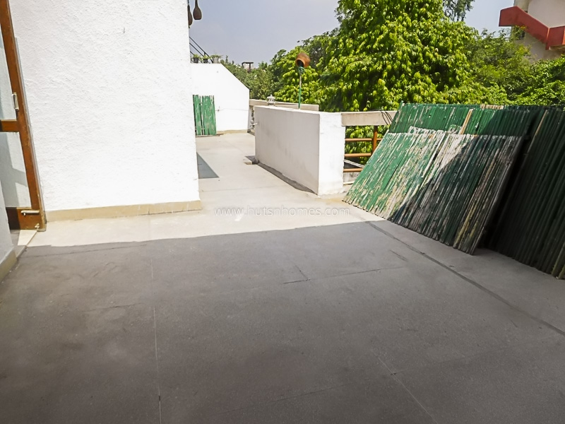 3 BHK Flat For Rent in Defence Colony