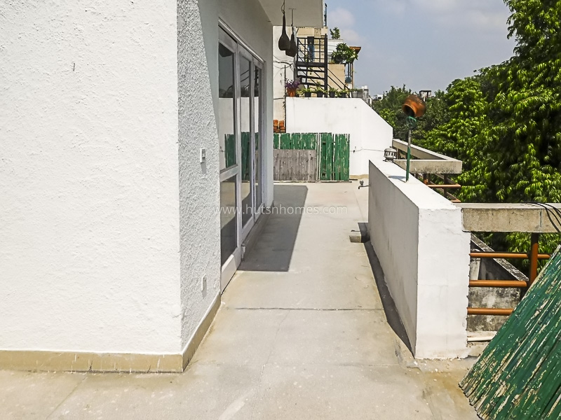 3 BHK Flat For Rent in Defence Colony