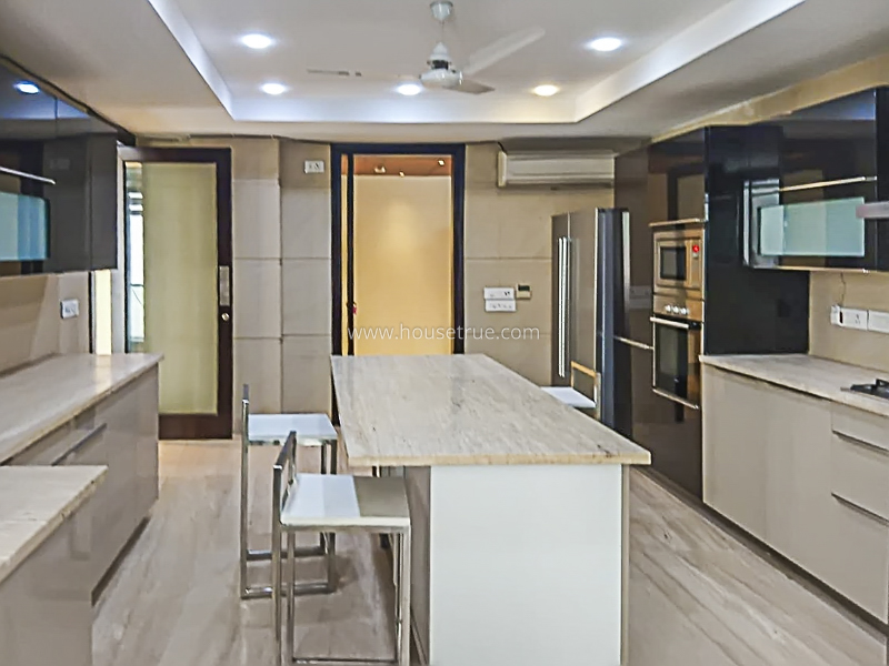 4 BHK Builder Floor For Rent in West End Colony