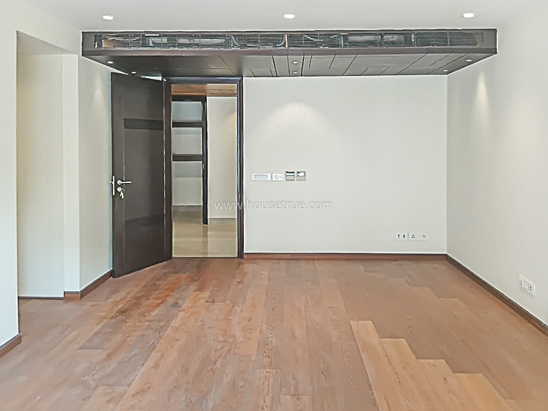 4 BHK Builder Floor For Rent in West End Colony
