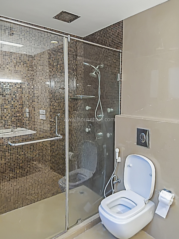 4 BHK Builder Floor For Rent in West End Colony
