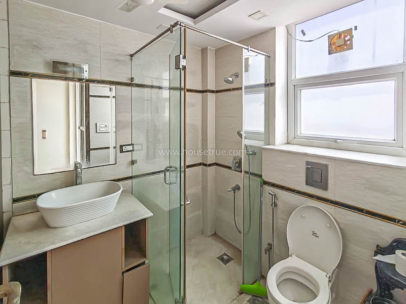 3 BHK Flat For Rent in South Extension 2