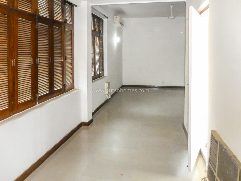 5 BHK House For Rent in Chanakyapuri