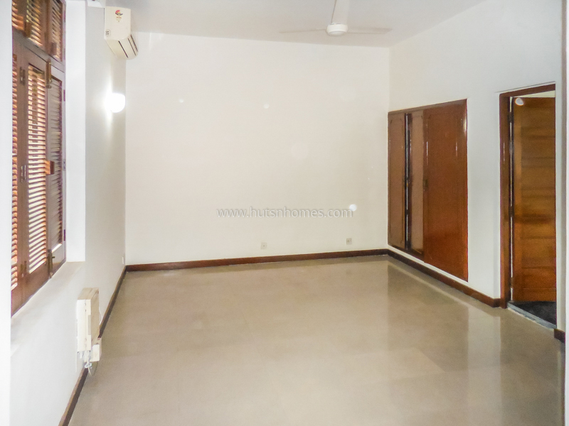 5 BHK House For Rent in Chanakyapuri