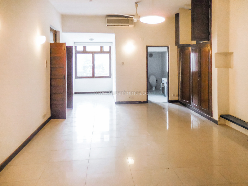5 BHK House For Rent in Chanakyapuri