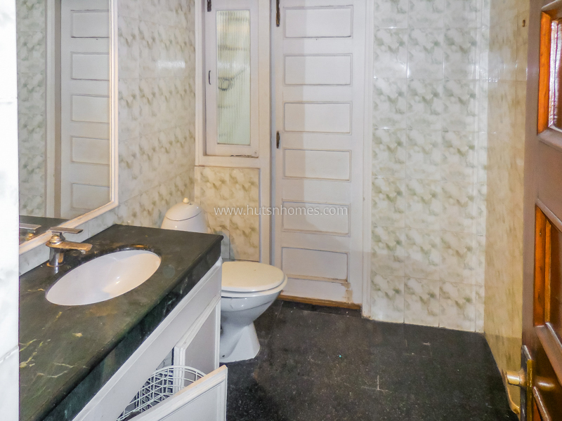 5 BHK House For Rent in Chanakyapuri