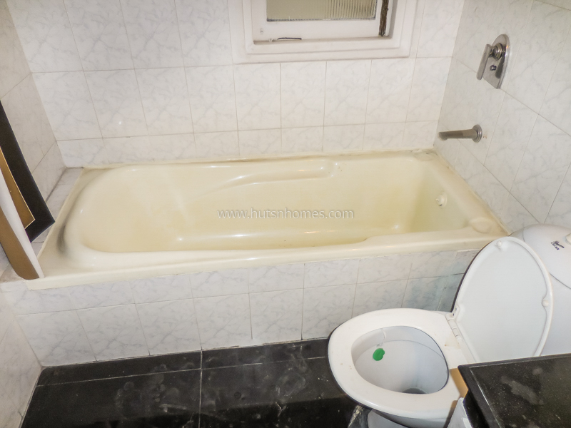 5 BHK House For Rent in Chanakyapuri