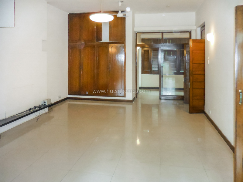 5 BHK House For Rent in Chanakyapuri
