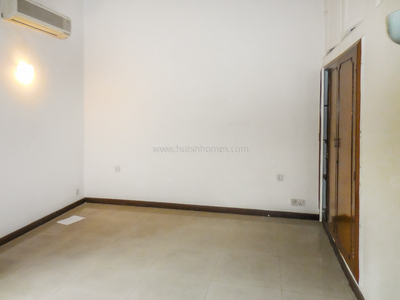 5 BHK House For Rent in Chanakyapuri