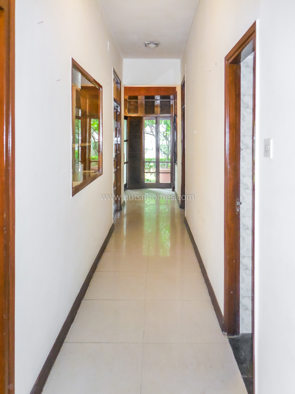 5 BHK House For Rent in Chanakyapuri