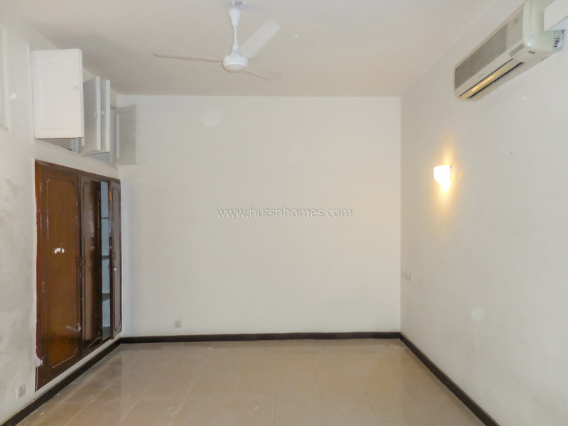 5 BHK House For Rent in Chanakyapuri