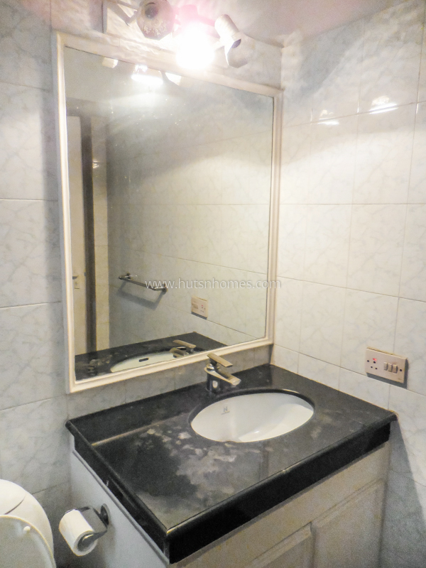 5 BHK House For Rent in Chanakyapuri