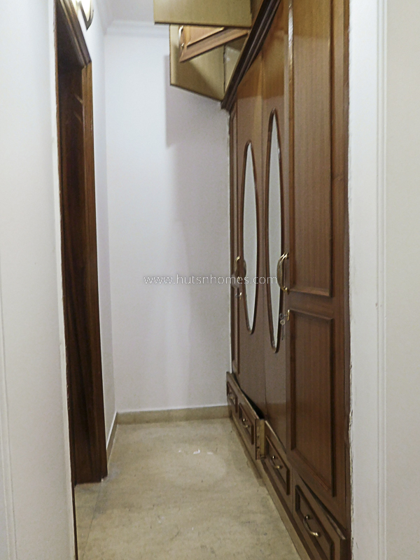 3 BHK Flat For Rent in Defence Colony