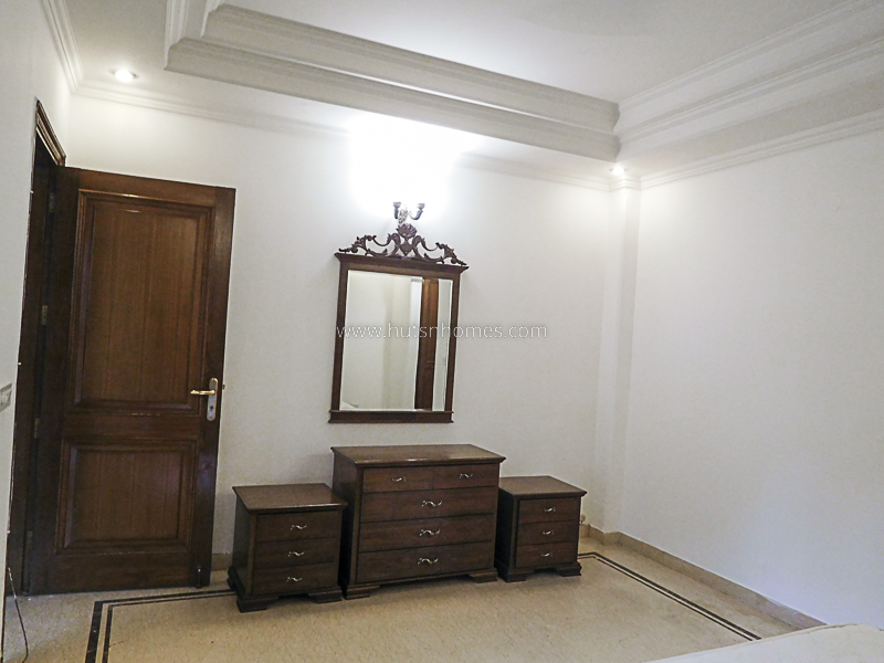 3 BHK Flat For Rent in Defence Colony