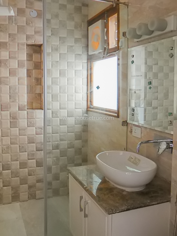 3 BHK Builder Floor For Rent in Nizamuddin East