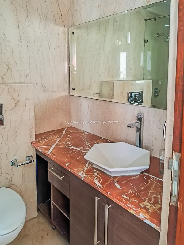 3 BHK Builder Floor For Rent in Defence Colony