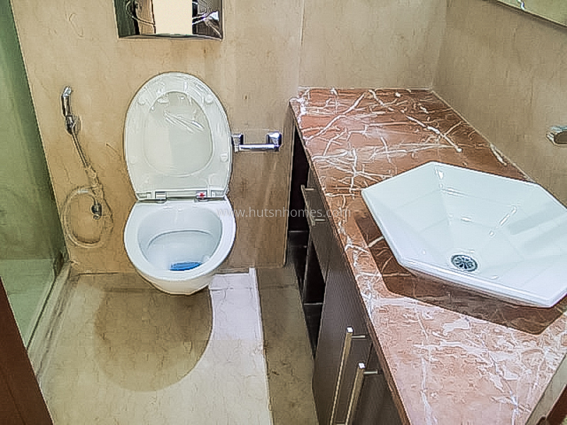 3 BHK Flat For Rent in Defence Colony