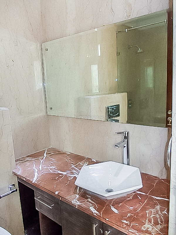 3 BHK Flat For Rent in Defence Colony