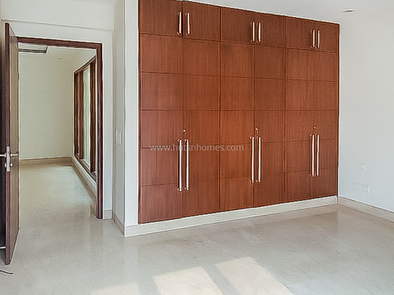 3 BHK Flat For Rent in Defence Colony