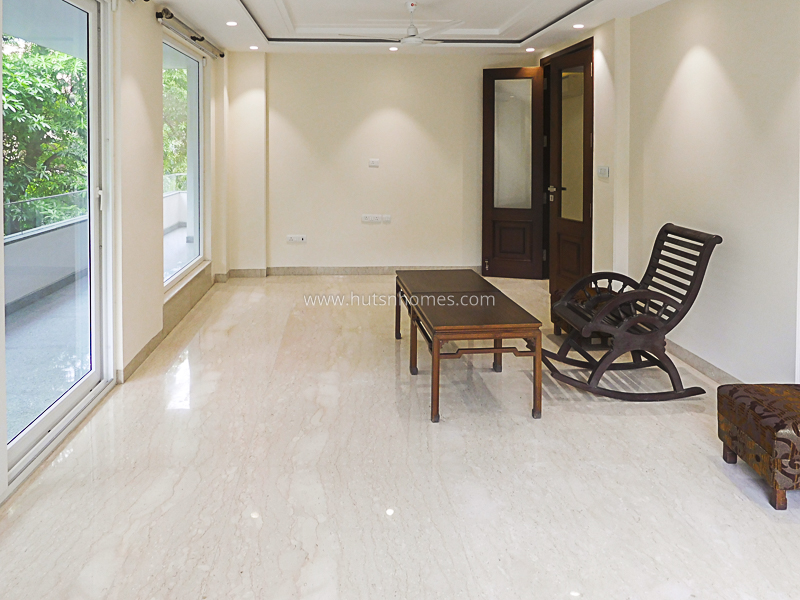 4 BHK Flat For Rent in Defence Colony