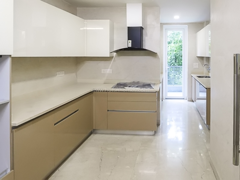 4 BHK Flat For Rent in Defence Colony