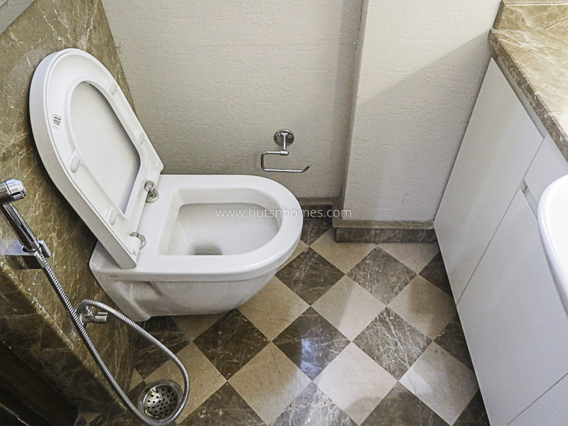 4 BHK Flat For Rent in Defence Colony