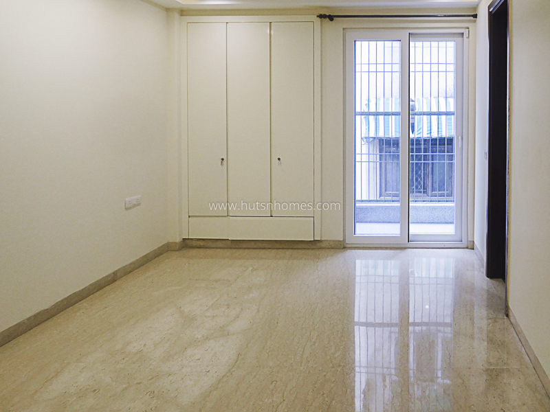 4 BHK Flat For Rent in Defence Colony