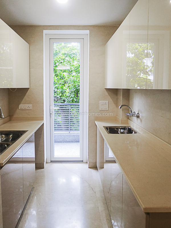 4 BHK Flat For Rent in Defence Colony