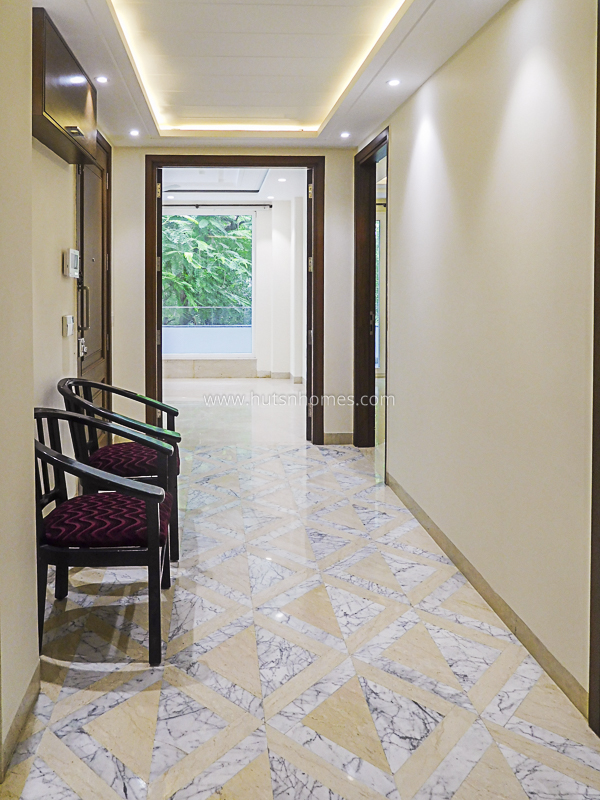 4 BHK Flat For Rent in Defence Colony