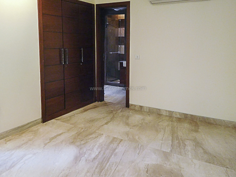 4 BHK Flat For Rent in Nizamuddin East