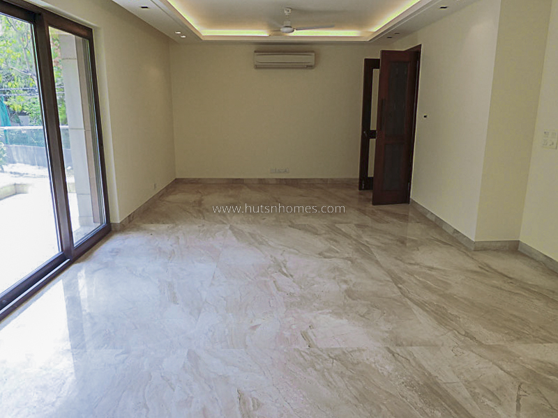 4 BHK Flat For Rent in Nizamuddin East