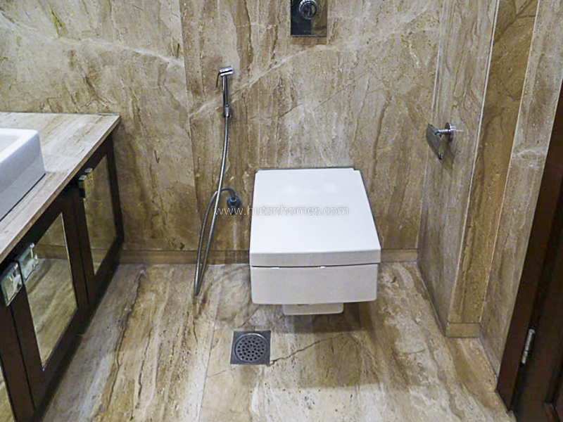 4 BHK Flat For Rent in Nizamuddin East