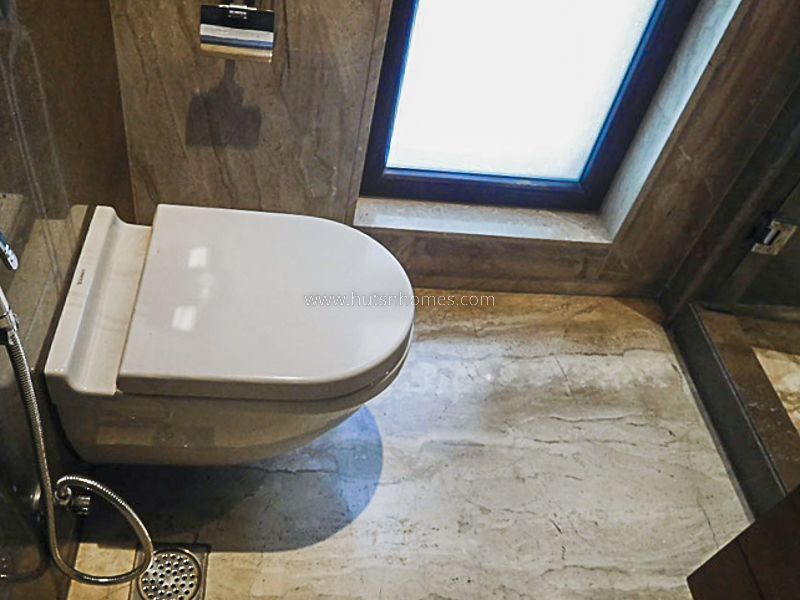 4 BHK Flat For Rent in Nizamuddin East