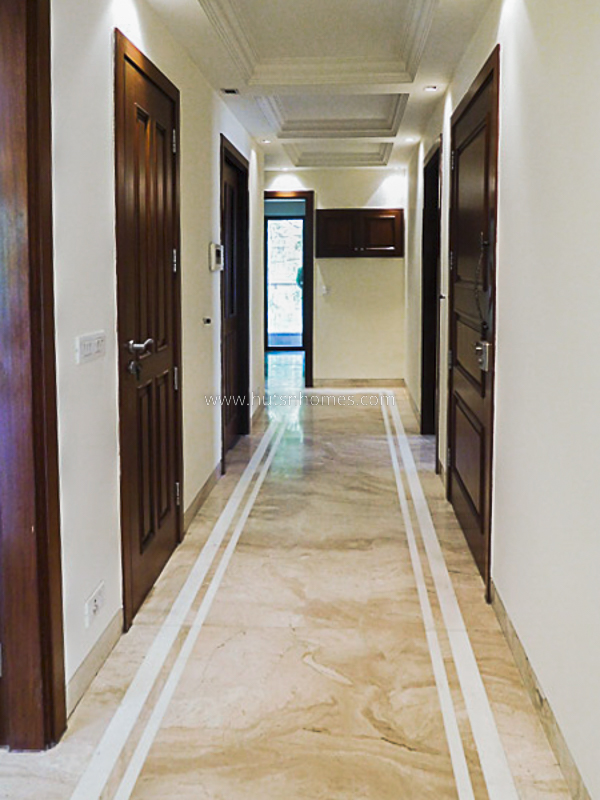 4 BHK Flat For Rent in Nizamuddin East