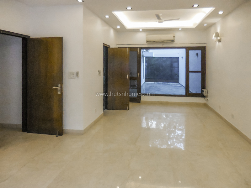 7 BHK House For Rent in Chanakyapuri