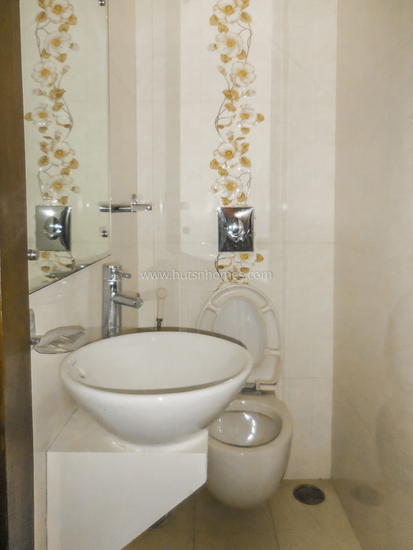 7 BHK House For Rent in Chanakyapuri